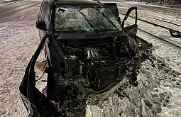 В Улан-Удэ пьяный водитель сбил столб, уходя от полицейской погони 