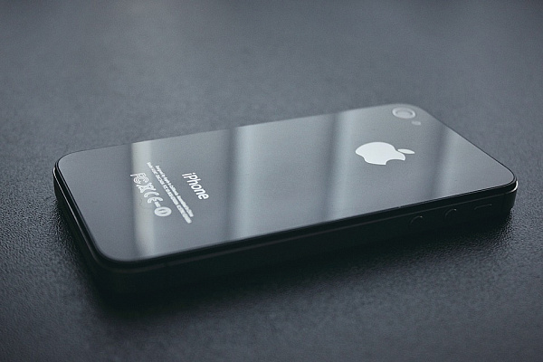 �� ������������ �������� � ����-��� ��������� iPhone