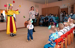 1 июня в Бурятии росгвардейцы поздравили детей 