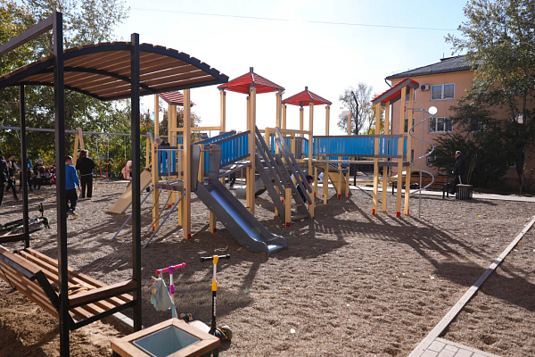 В Улан-Удэ открыли две спортивные универсальные площадки