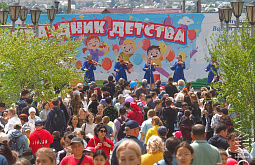 В микрорайоне Улан-Удэ состоялся весёлый «Праздник детства» 