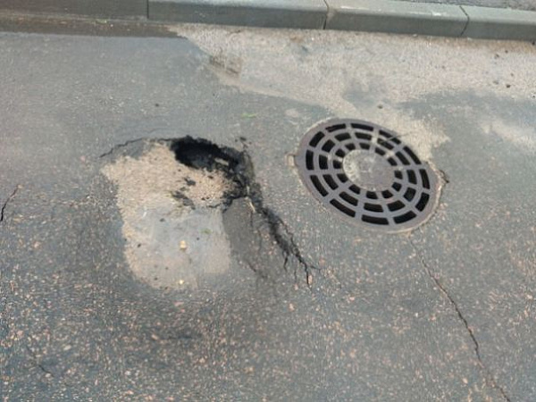 «Убиться можно»: Самую красивую деревню России пристыдили за дороги