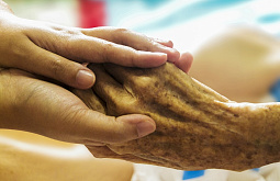 В Бурятии ищут «нужных людей» для помощи пожилым