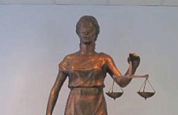 Житель Забайкалья пытался провезти через границу 100 тысяч долларов 