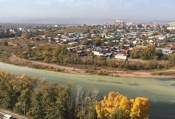 В Улан-Удэ река Уда поменяла свой цвет