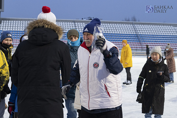закрытый каток в улан-удэ. каток на бурводе улан удэ. улан удэ бурятии каток. каток в токсово открытый. каток локомотив улан-удэ.