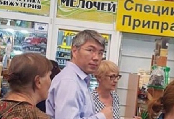 Главу Бурятии заметили на рынке в Улан-Удэ 
