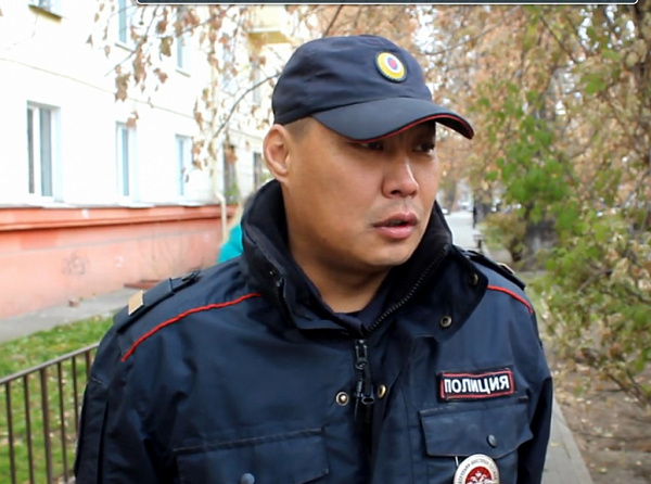 В Иркутске полицейский застрелил напавшего на женщину алабая  