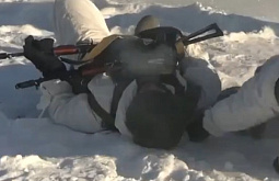 Военнослужащие в Бурятии учатся эвакуировать раненых из зоны огневого поражения 