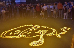 В Чите выложили из свечей портрет хамниганского снайпера
