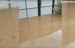 В Бурятии двор пенсионерки начало топить после строительства новой дороги