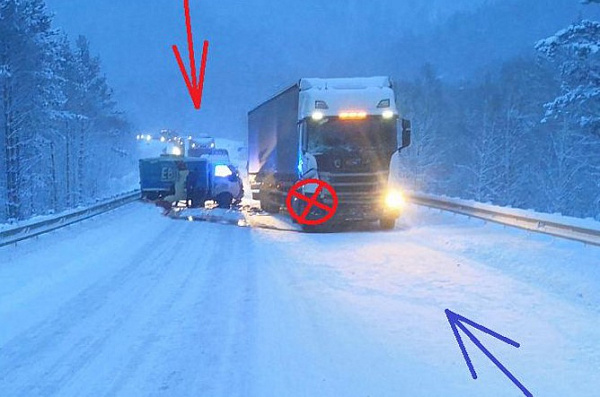 В Бурятии ДТП с фурой и грузовиком перекрывало трассу