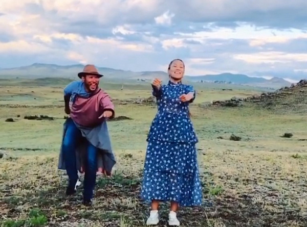 В Бурятии представили третью версию челленджа «БурМоДэнс»