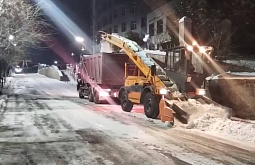 На улицы Улан-Удэ высыпали 1690 тонн песка