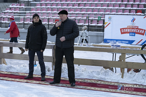 каток в парке юбилейный улан-удэ. закрытый каток в улан-удэ. каток на бурводе улан удэ. фск каток улан-удэ. каток на коньках в улан-удэ на бурводе.