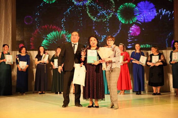 В Улан-Удэ выбрали лучшего воспитателя года