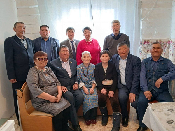 � ������ ������� � 90-������ ���������� ����������� ����