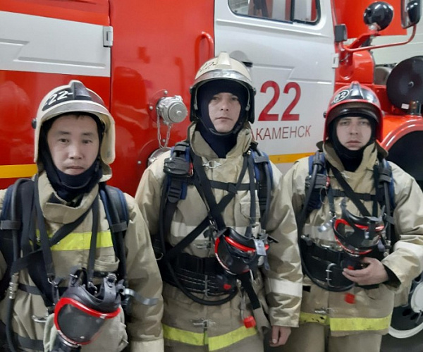 В Бурятии пожарные спасли в плотном дыму мужчину