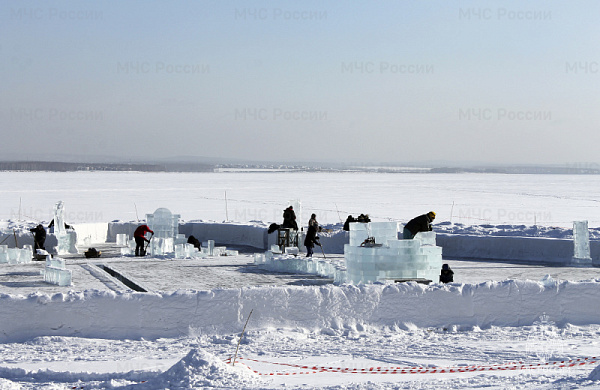 �� �������� ������������ � ���������� ��������� ����� 900 �������