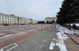 В Улан-Удэ огородили площадь Советов