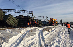 Названа причина схода 30 вагонов в Иркутской области