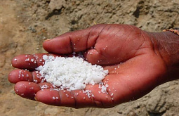 Мошенники присылают жителям Бурятии соль и землю