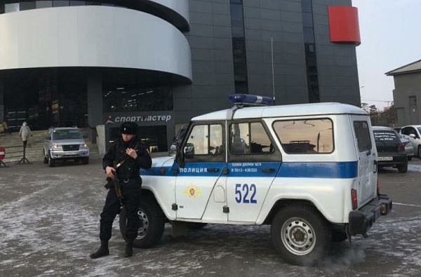 В Улан-Удэ угонщика заблокировали у «People's Park»