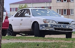 На севере Бурятии припаркованное во дворе авто обклеили женскими прокладками