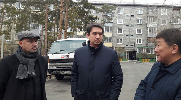 Депутаты Улан-Удэ проверяют дворы после ремонта 