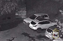 Два иркутянина угнали припаркованный Nissan