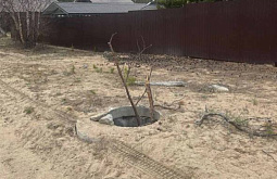 В прибрежном селе в Бурятии люди рискуют свалиться в канализационный колодец