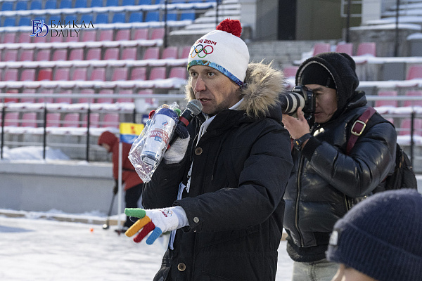 открытие катка на стадионе улан удэ. центральный каток улан удэ. центральный стадион в улан-удэ каток 2022. каток в улан-удэ 2022. каток на бурводе улан удэ.
