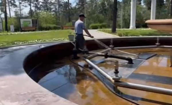 Фонтаны в Улан-Удэ усиленно чистят после выходных