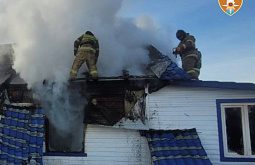 На большом пожаре в Бурятии пострадала женщина