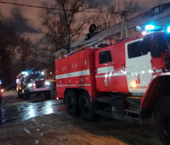 В Иркутске из горящего дома спасли 34 человека