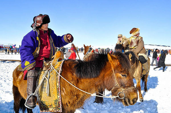 Монголов призывают праздновать Цагаан сар в семейном кругу