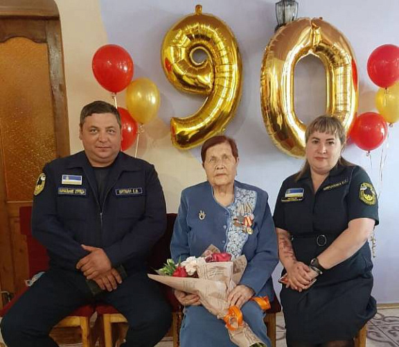 В Бурятии ветеран пожарной охраны отметила 90-летие