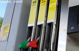 Жители Бурятии жалуются на неумолимо дорожающий бензин