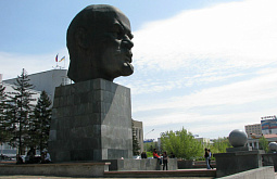 Юрий Лоза о памятнике Ленину в Улан-Удэ: Видел я эту голову, смех!