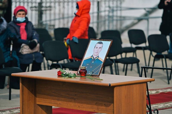 В Бурятии простились с погибшим на Украине офицером