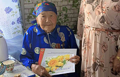 В Бурятии мать 8 детей отметила 90-летний юбилей