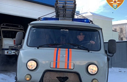 В Бурятии пришлось экстренно вскрывать квартиру с подростком