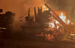 В Бурятии в ночи разбушевался жуткий пожар