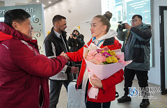 В аэропорту Улан-Удэ встретили обладательницу серебра первенства Европы по боксу 