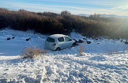 В Бурятии не имеющий прав водитель вылетел в кювет