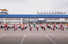В Улан-Удэ возле аэропорта устроили танцевальный флешмоб