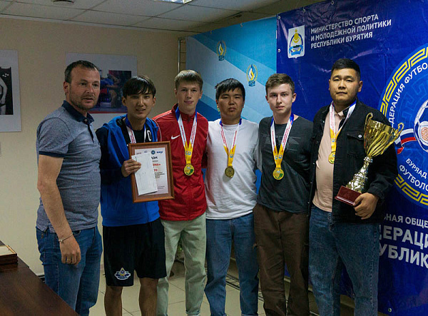 В Бурятии наградили чемпионов по мини-футболу