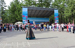 На севере Бурятии прошёл фестиваль «Цветение багульника»