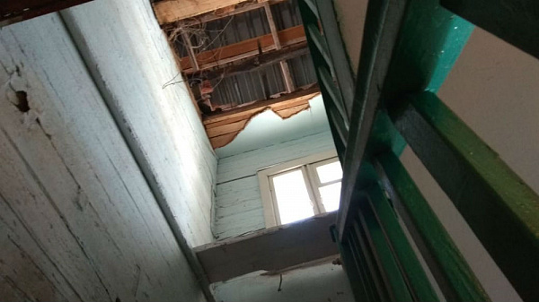 В Иркутской области в многоквартирном доме обрушился второй этаж