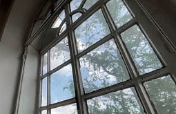 В 132-летнем музее в Бурятии впервые меняют окна  